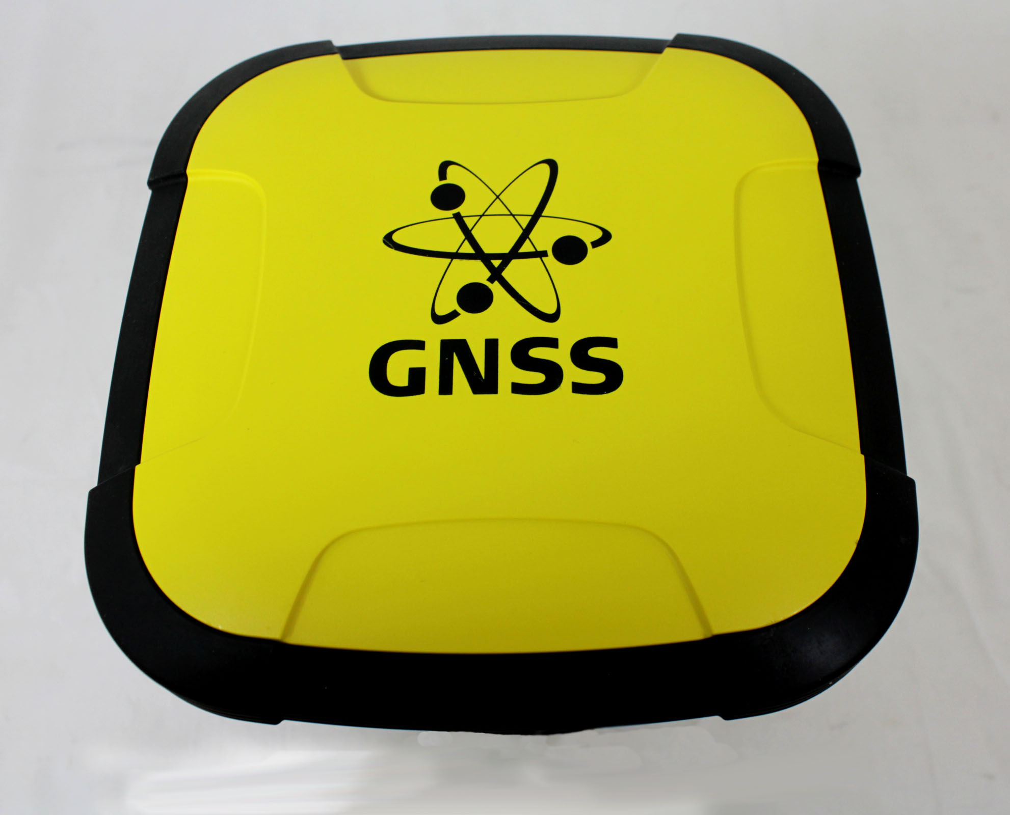 leica_iCG60_GPS_Base_receiver_top